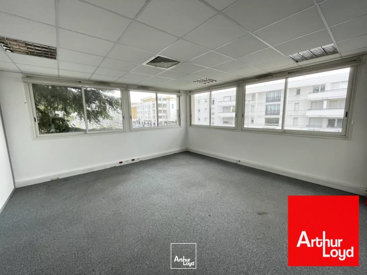 PARC MILLÉNAIRE - EURÊKA - 228 M2 - BUREAUX À LOUER AVEC PARKINGS