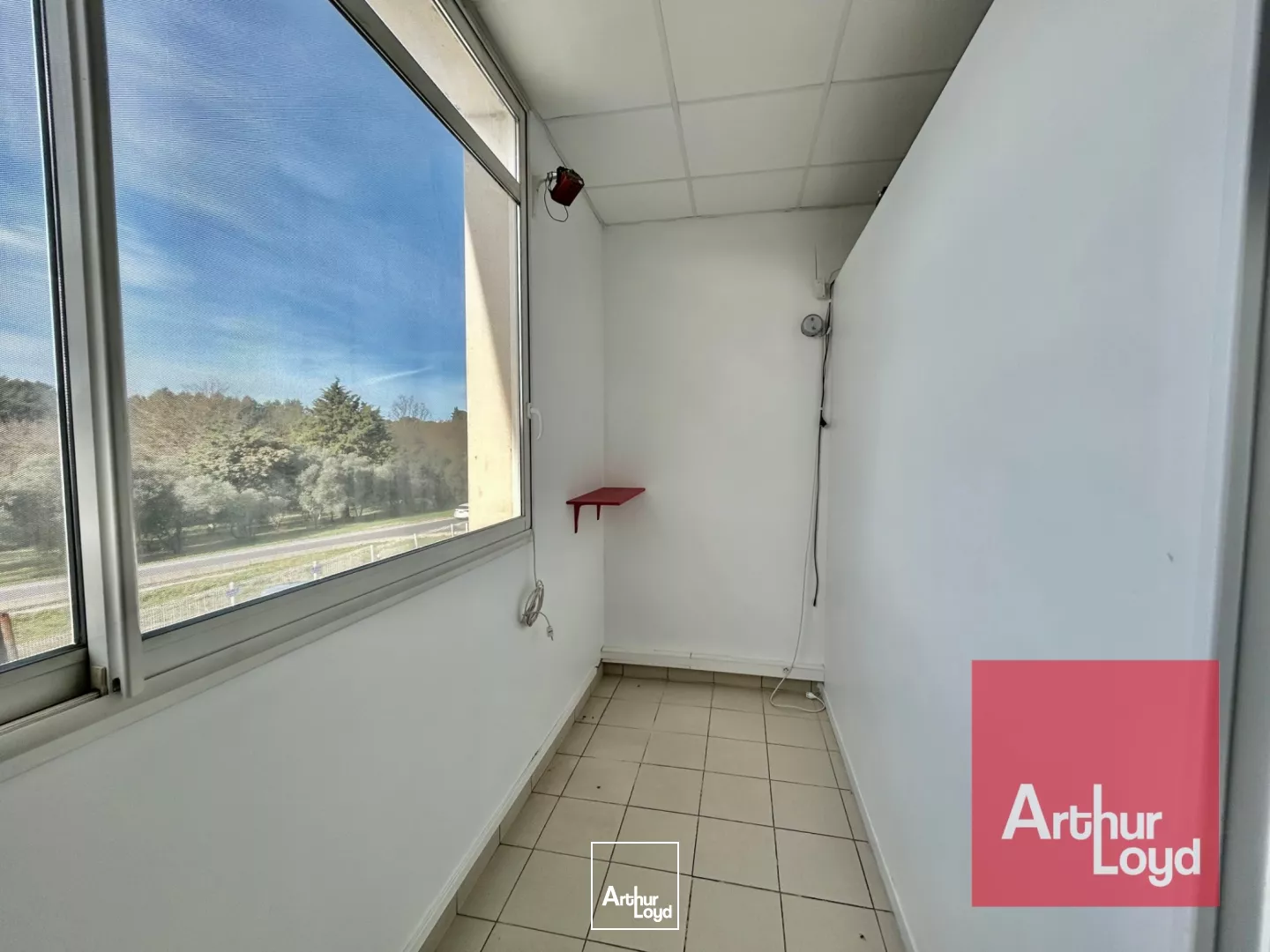 Local commercial à louer - Visibilité rond-point - Le Crès