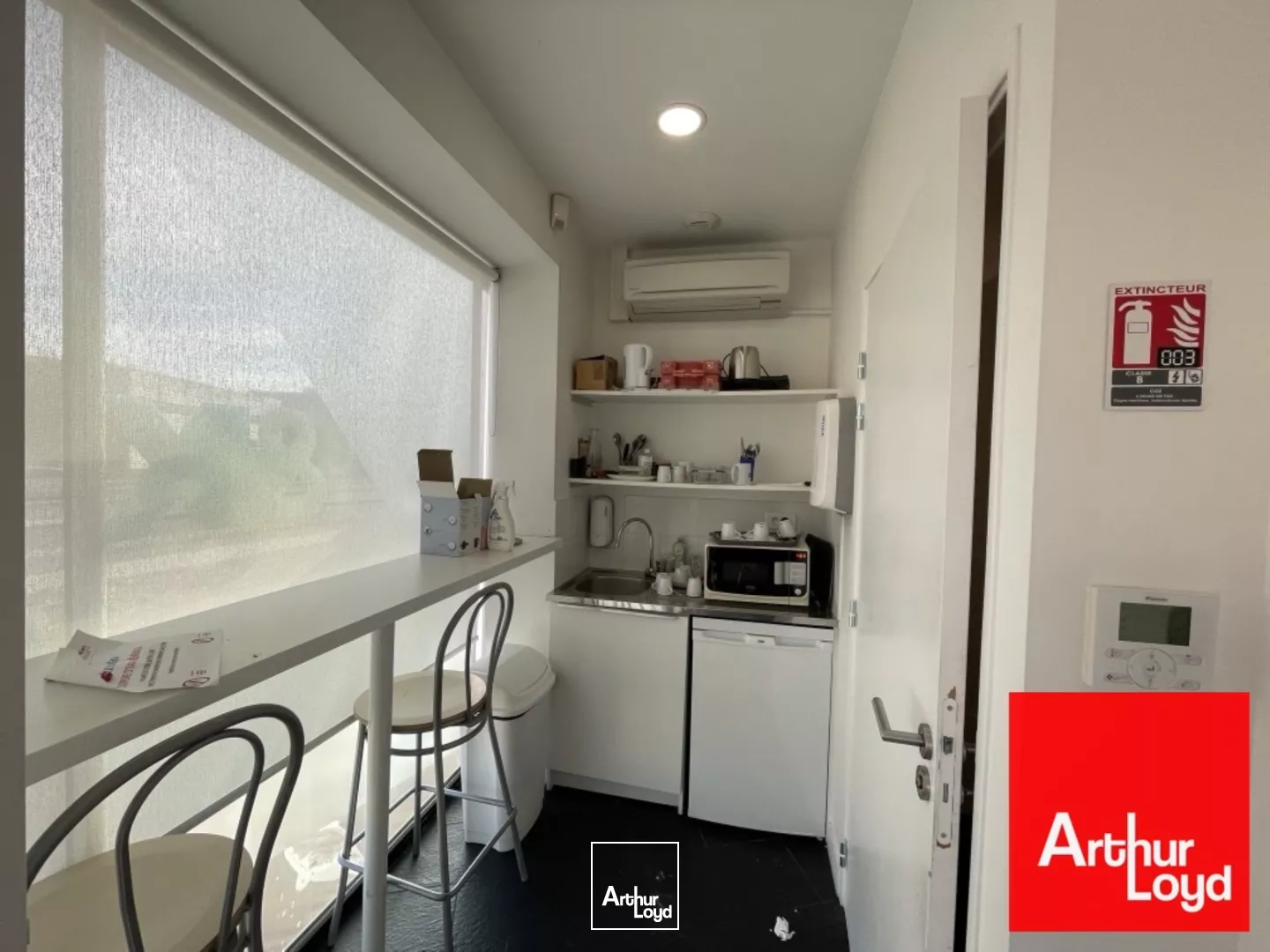 LOCAL PROFESSIONNEL 150 M2 A LOUER - MONTPELLIER EUREKA