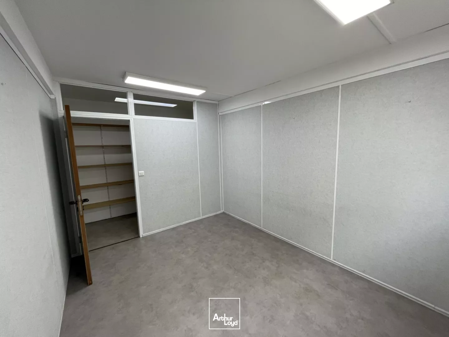 BUREAUX À LOUER-145 M²-ÎLE DE NANTES