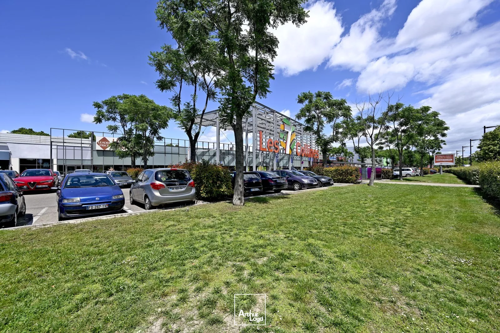 Local commercial de 445 M2 Disponible