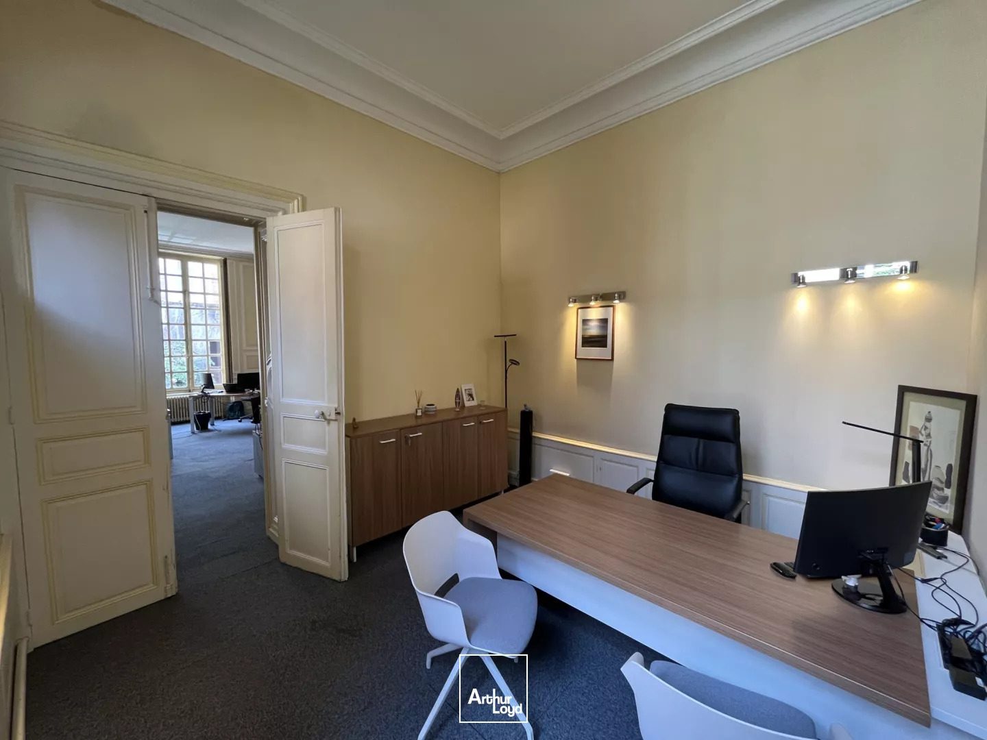 Bureaux professionnels d'environ 140 m2 - Hyper Centre Orléans 