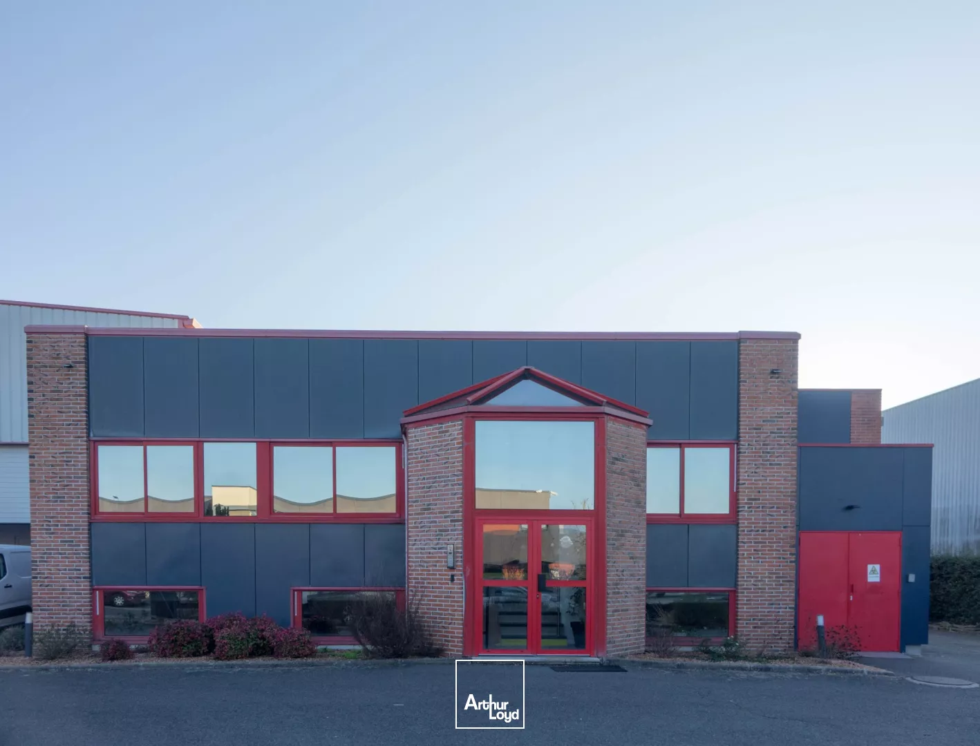 À Louer : Bâtiment de Bureaux de 330 m² - Olivet, Zone d'activités des Aulnaies 