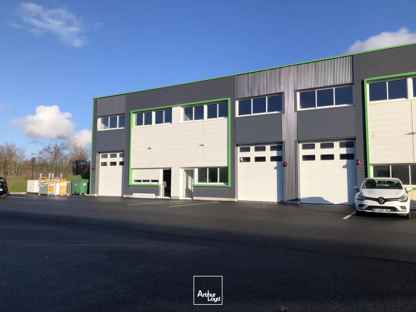 Cellule d'activités - Stockage et bureaux - 257 m2 - Est Métropole - PA des Chatelliers