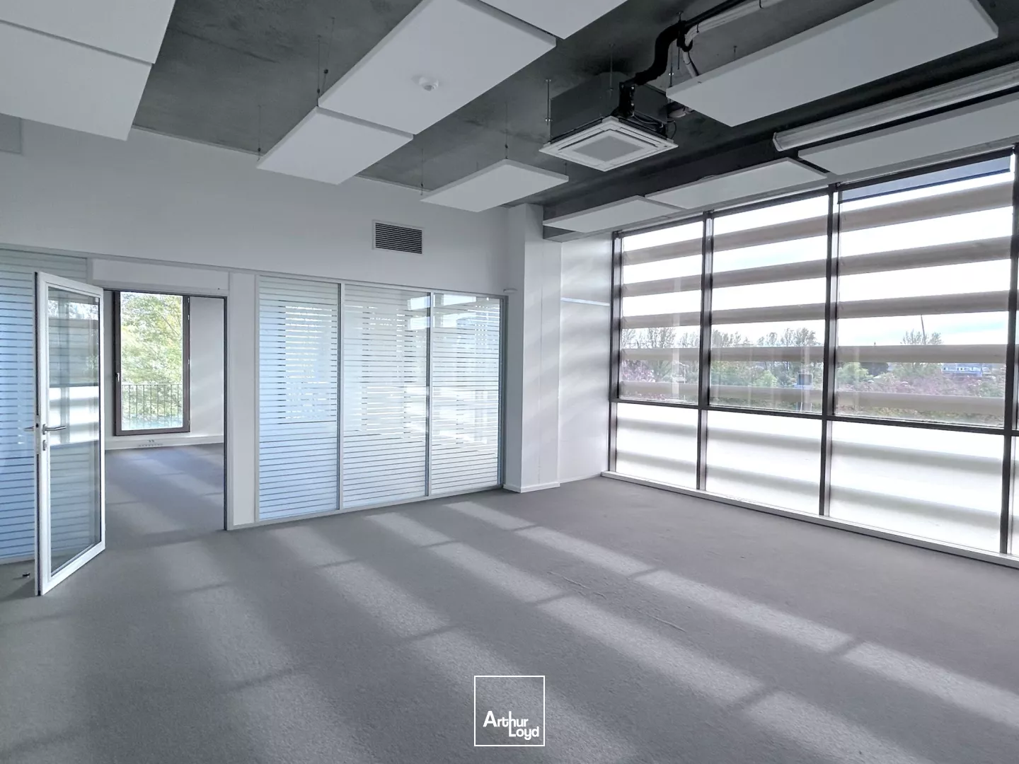 À louer - Bureaux à partir de 344 m² - Bordeaux Bassins à Flots