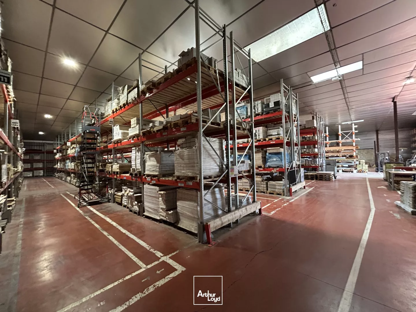 Local d'activités disponible à la location à Carbon Blanc