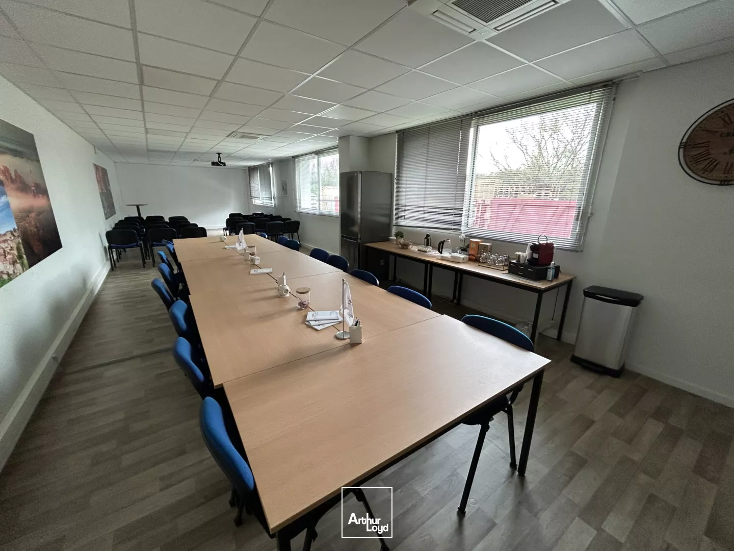 Local d'activités disponible à la location à Carbon Blanc