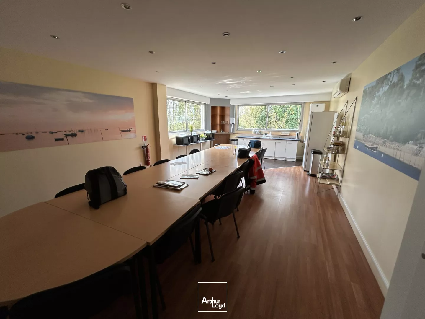 Local d'activités disponible à la location à Carbon Blanc