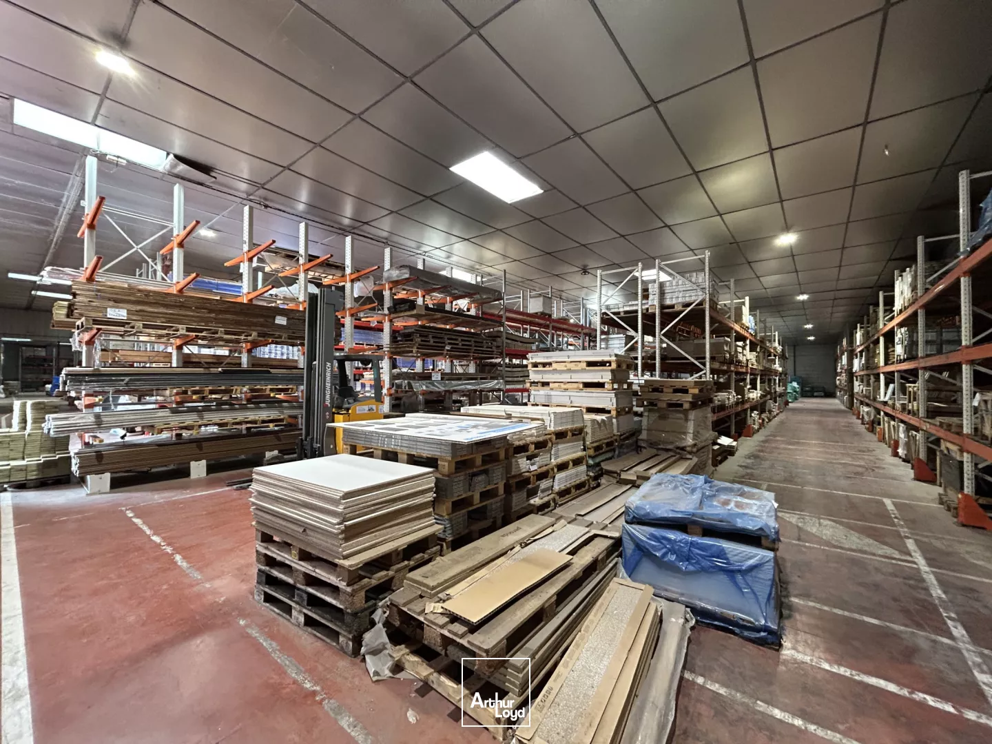 Local d'activités disponible à la location à Carbon Blanc