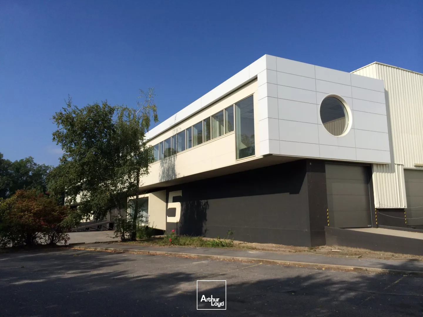 Locaux d'activité à louer à SAINT OUEN L'AUMONE 95310