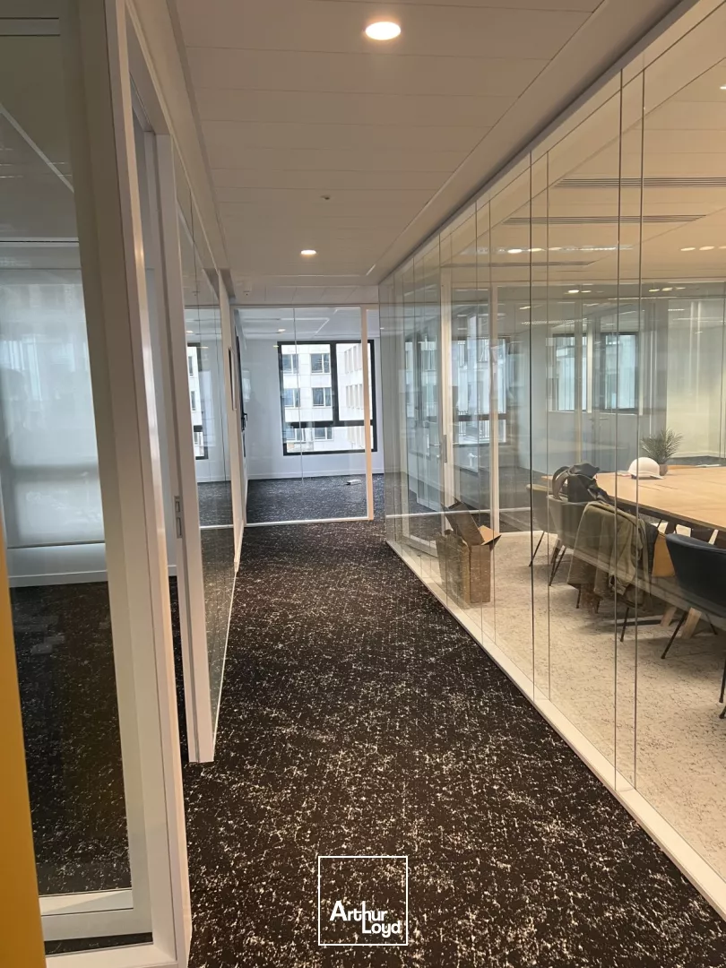 Bureaux à vendre à MONTIGNY LE BRETONNEUX 78180