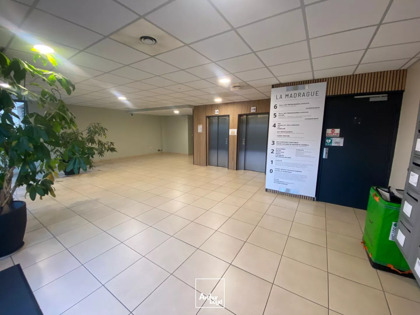 Bureaux à vendre - Partiellement loués - 13002 Marseille