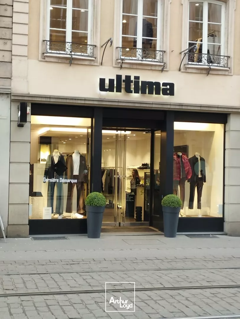 LOCAL COMMERCIAL à LOUER de 148 m²