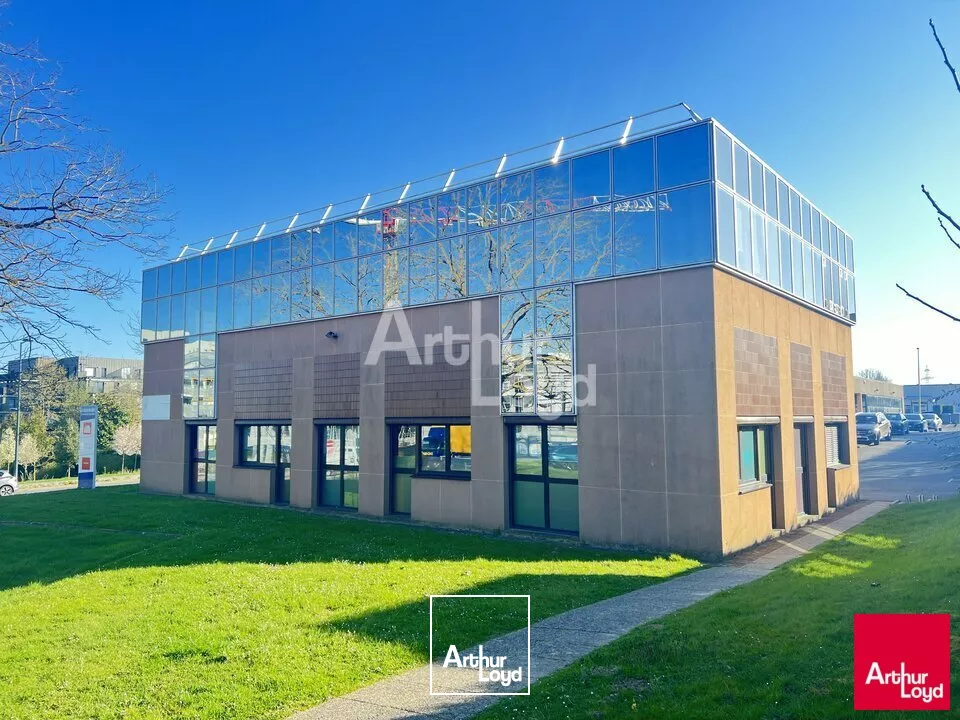 CESSON SEVIGNE - BUREAUX A LOUER - 177 M²