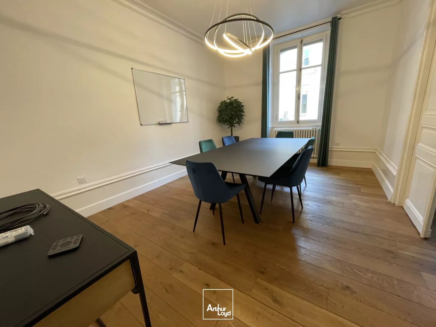 BUREAUX CENTRE VILLE AVEC ESPACES COMMUNS 