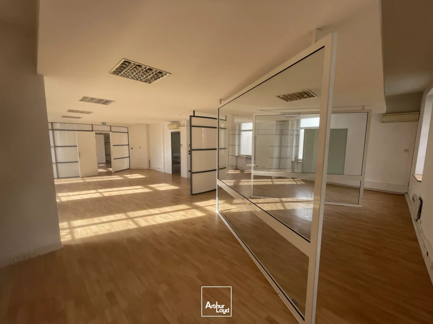 À LOUER - Bureaux lumineux et modulables à Narbonne de 478 m², divisibles à partir de 83 m2