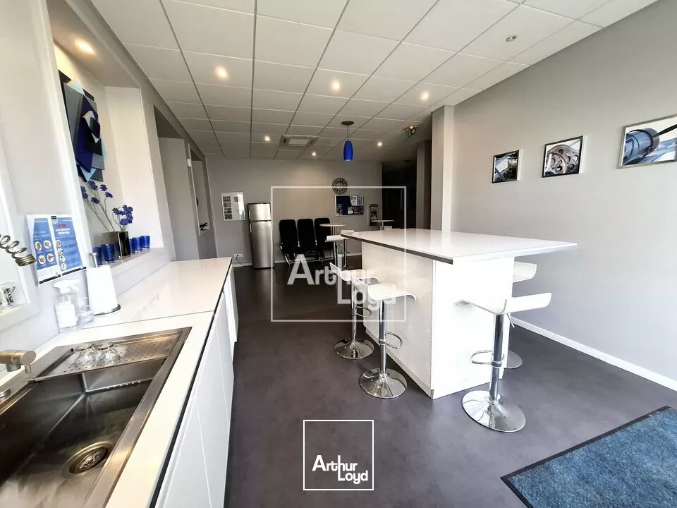 Bureaux au pied de l'aérodrome à louer 