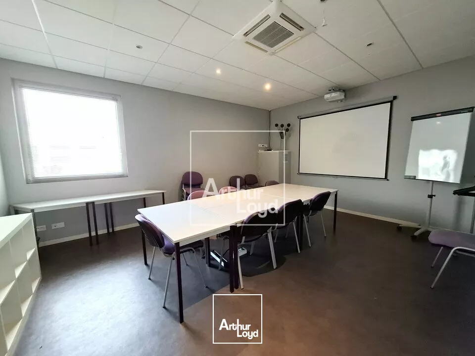 Bureaux au pied de l'aérodrome à louer 