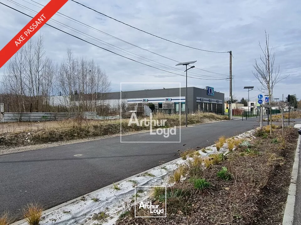 Local commercial livré brut - SAINT-PIERRE-LES NEMOURS