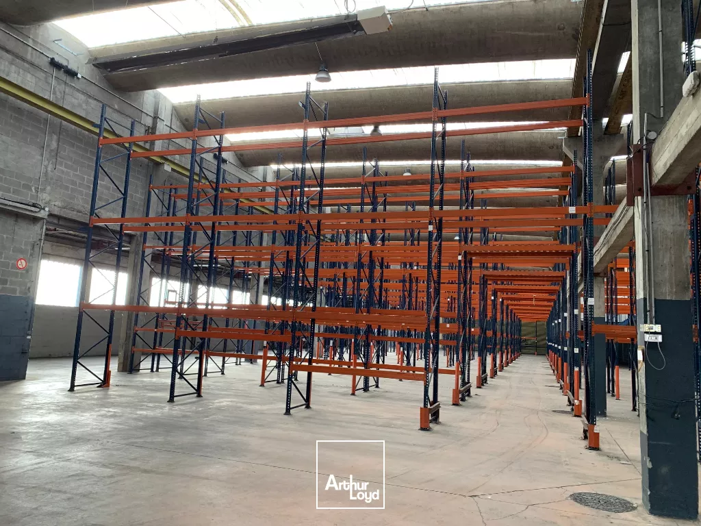 TOURS SUD EST - SAINT-PIERRE-DES-CORPS ECHANGEUR A10 - A LOUER ENTREPOT DE 3 082 M²