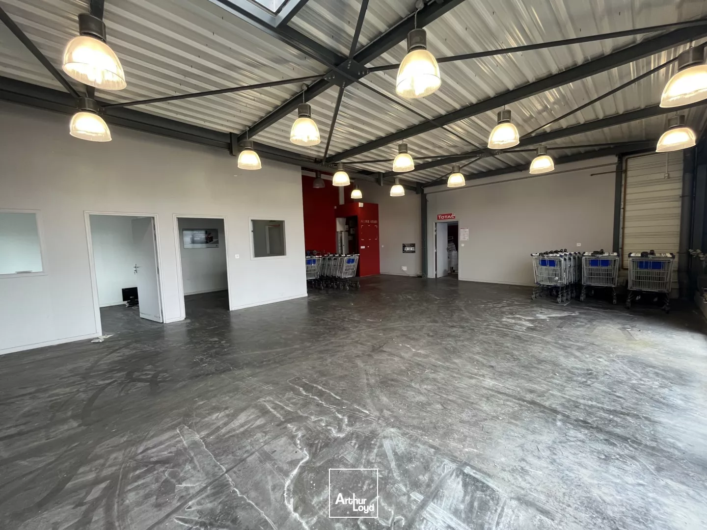 Local d'activités à louer Tavers 