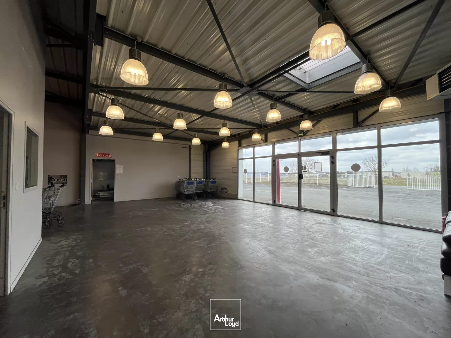 Local d'activités à louer Tavers 