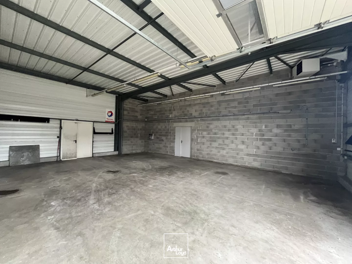 Local d'activités à louer Tavers 