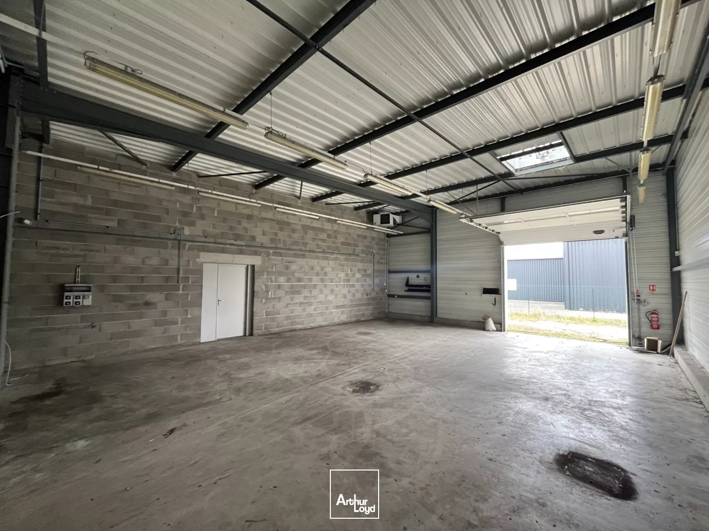 Local d'activités à louer Tavers 