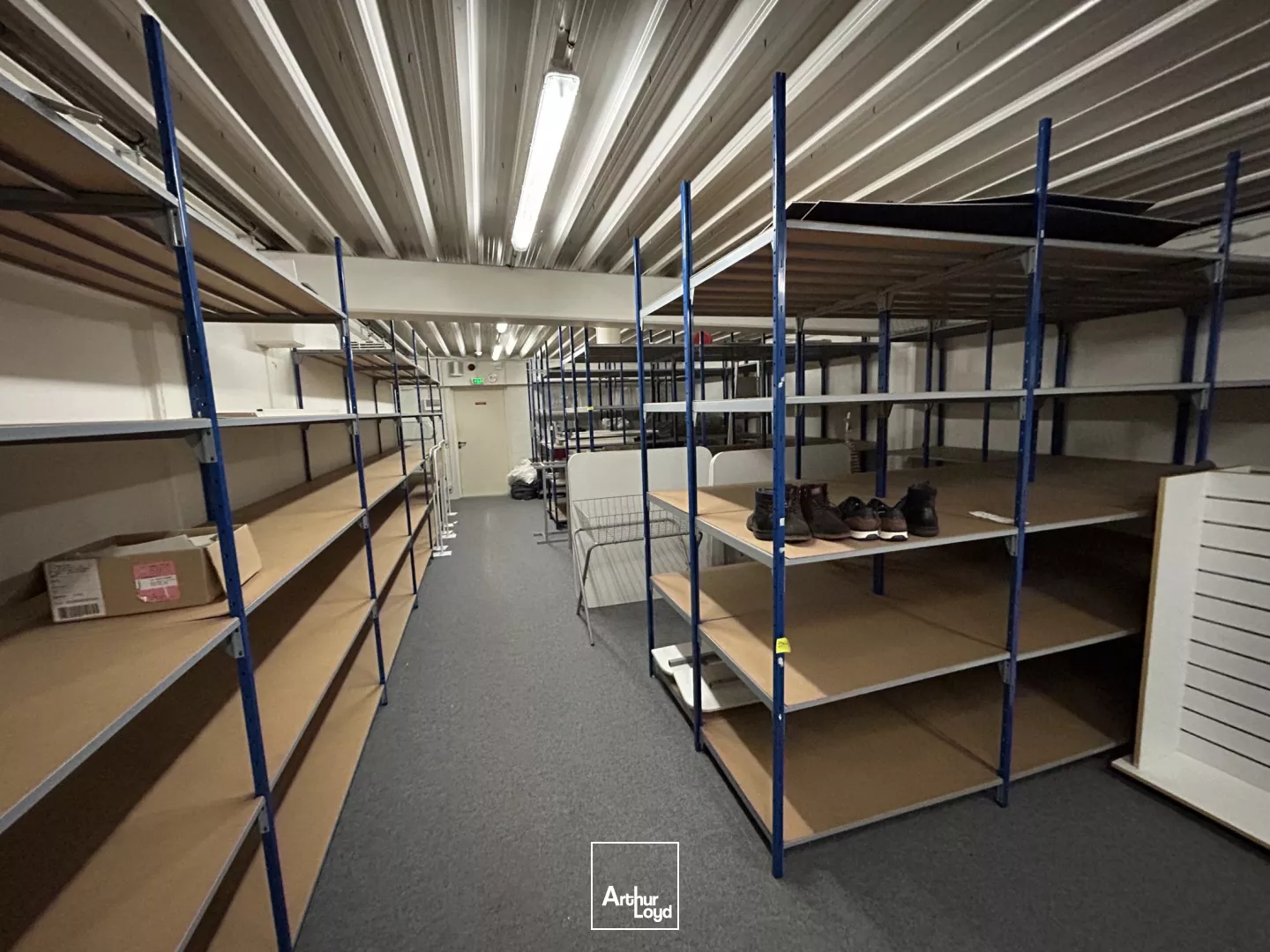 Local commercial de 608 m² à louer - Visibilité optimale à Libercourt 