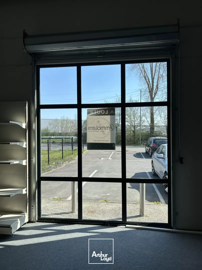Local commercial de 608 m² à louer - Visibilité optimale à Libercourt 