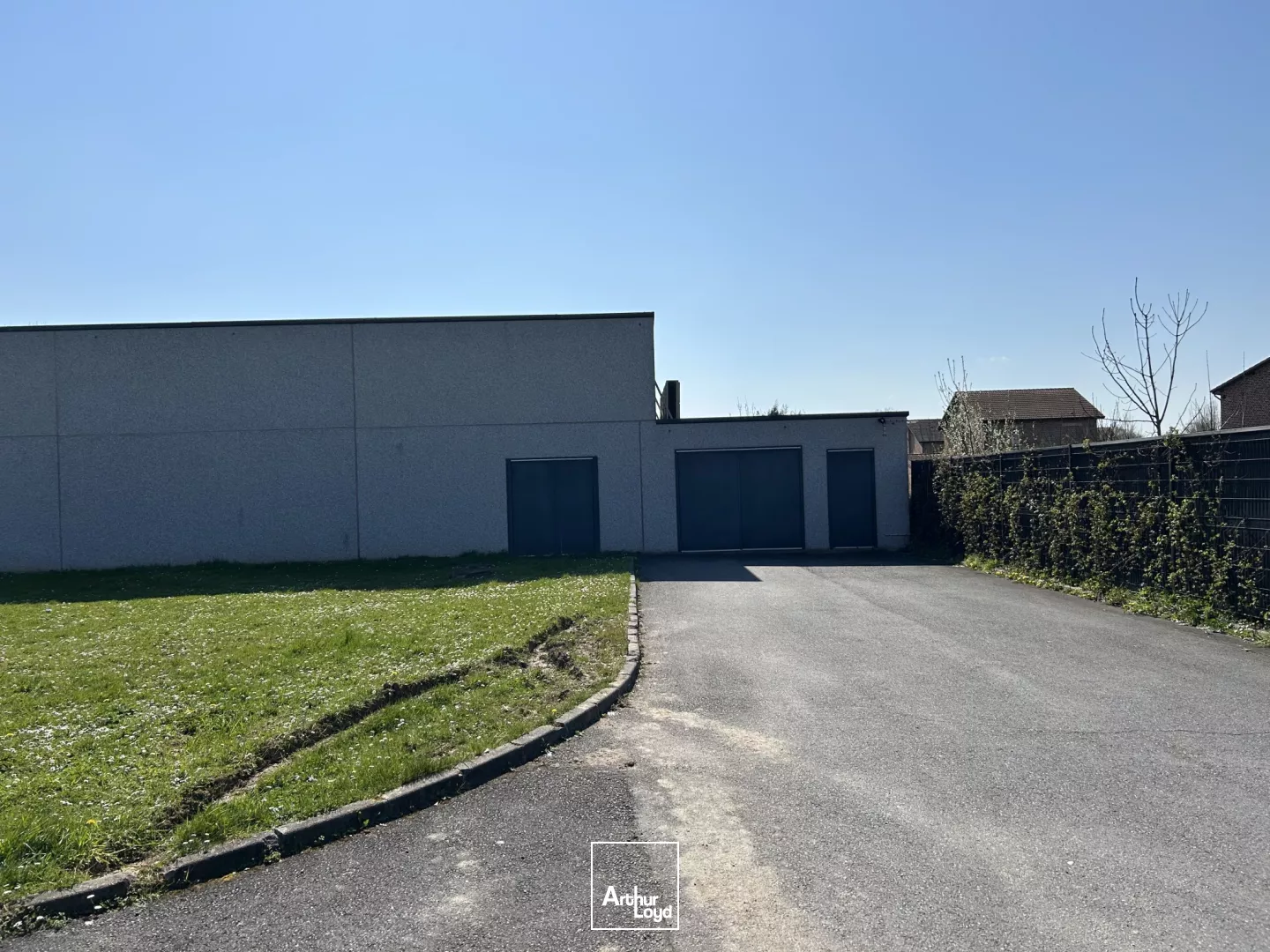 Local commercial de 608 m² à louer - Visibilité optimale à Libercourt 