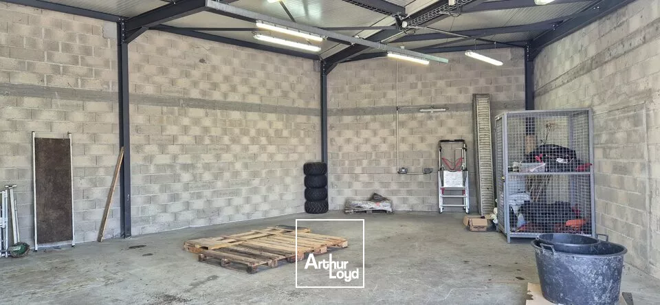 LOCAL D'ACTIVITES 152 m² - MARSANNAY-LA -CÔTE - A LOUER