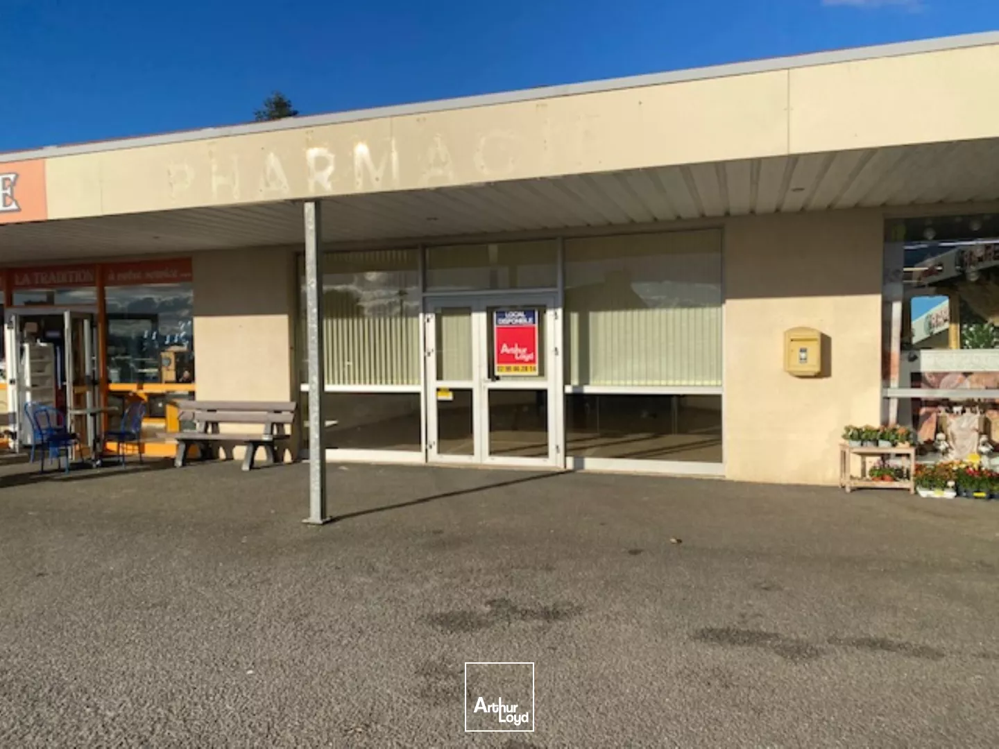 LOCAL COMMERCIAL 96 M² PLOUGONVEN