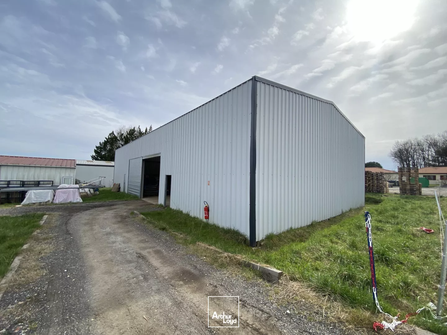 Entrepôt en très bon état 