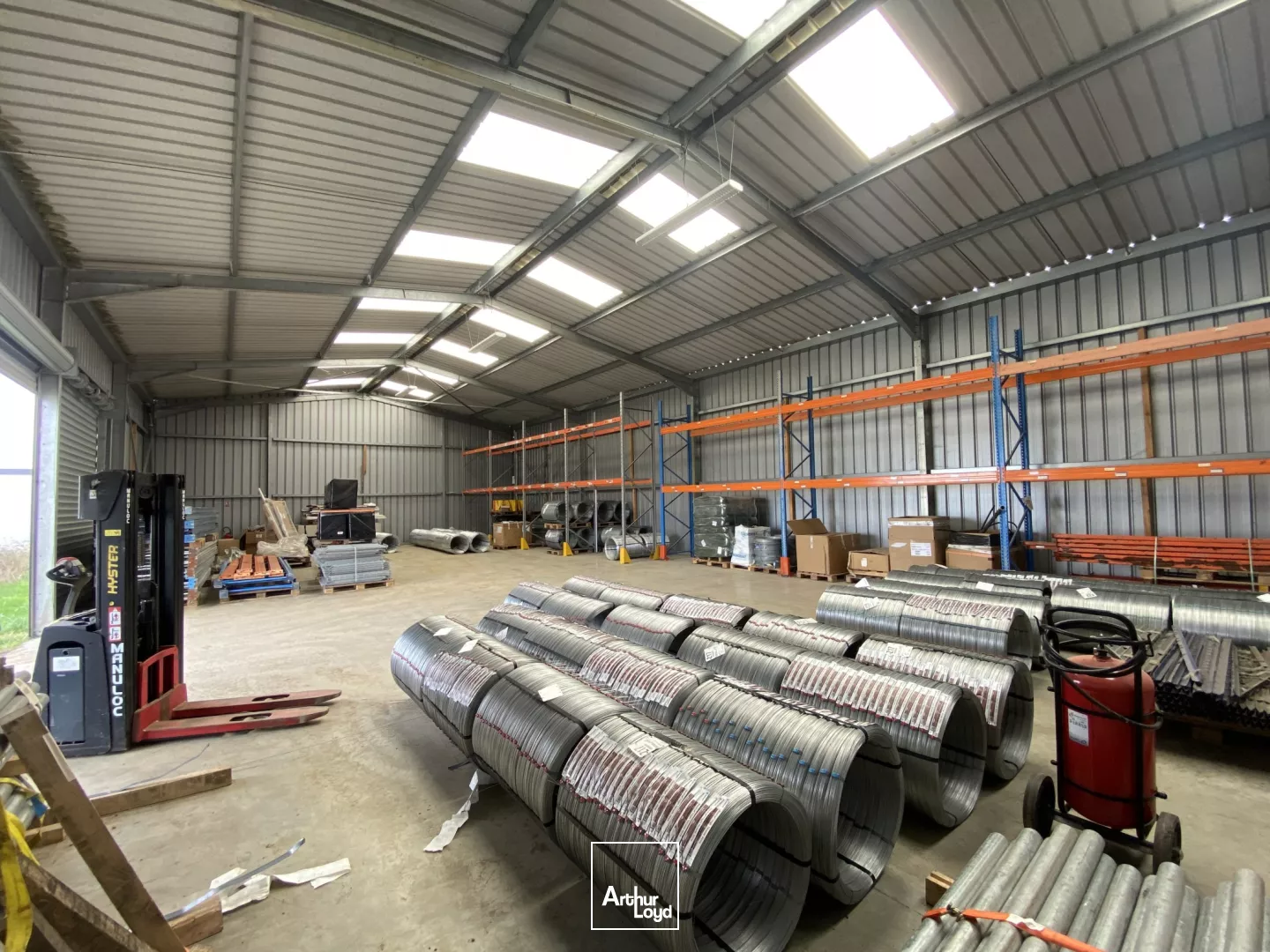 Entrepôt en très bon état 