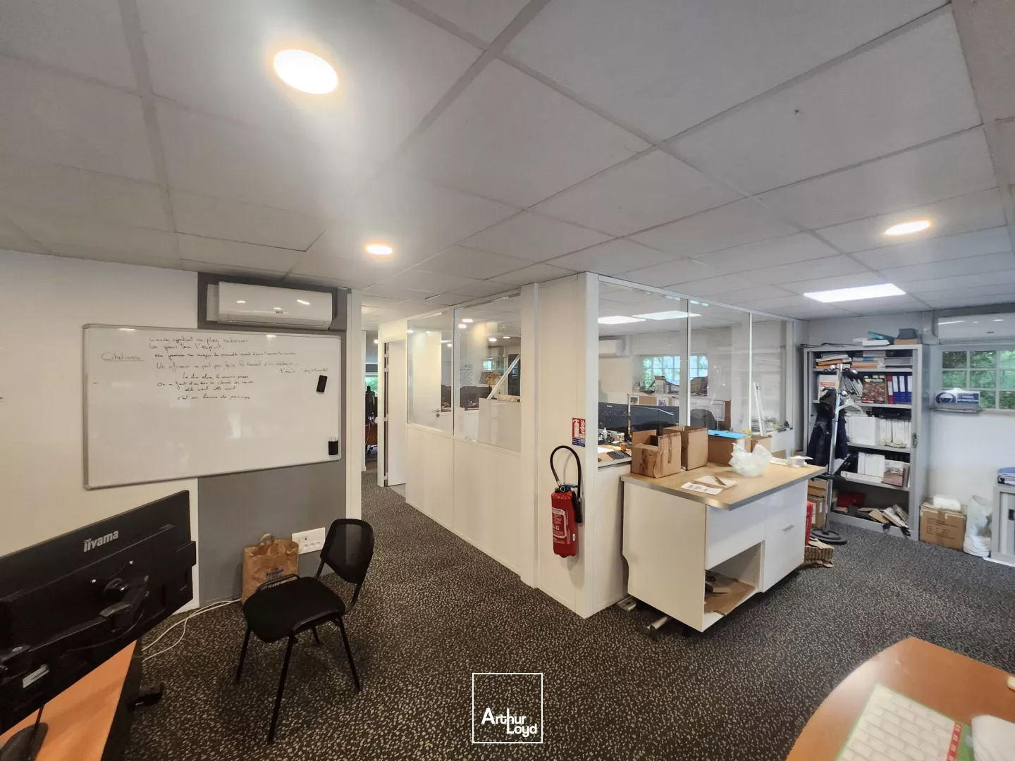 Bâtiment indépendant de 698 m² sur parcelle de 1 536 m²