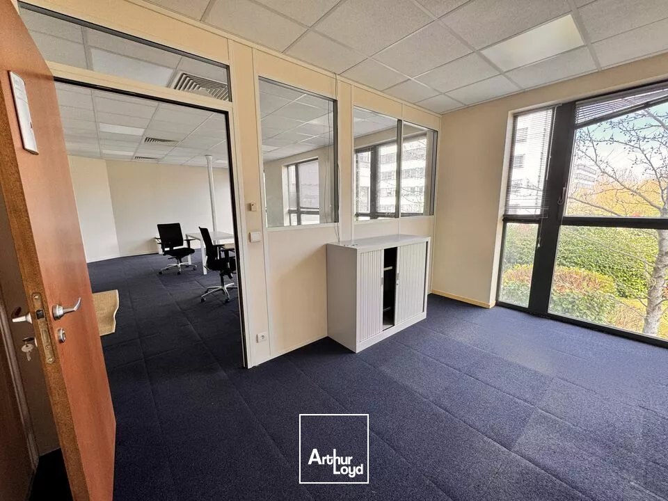 TOURS NORD L'AERONEF - D 910 ET ECHANGEUR A10 - A LOUER BUREAUX DE 64 M² - 1ER ETAGE