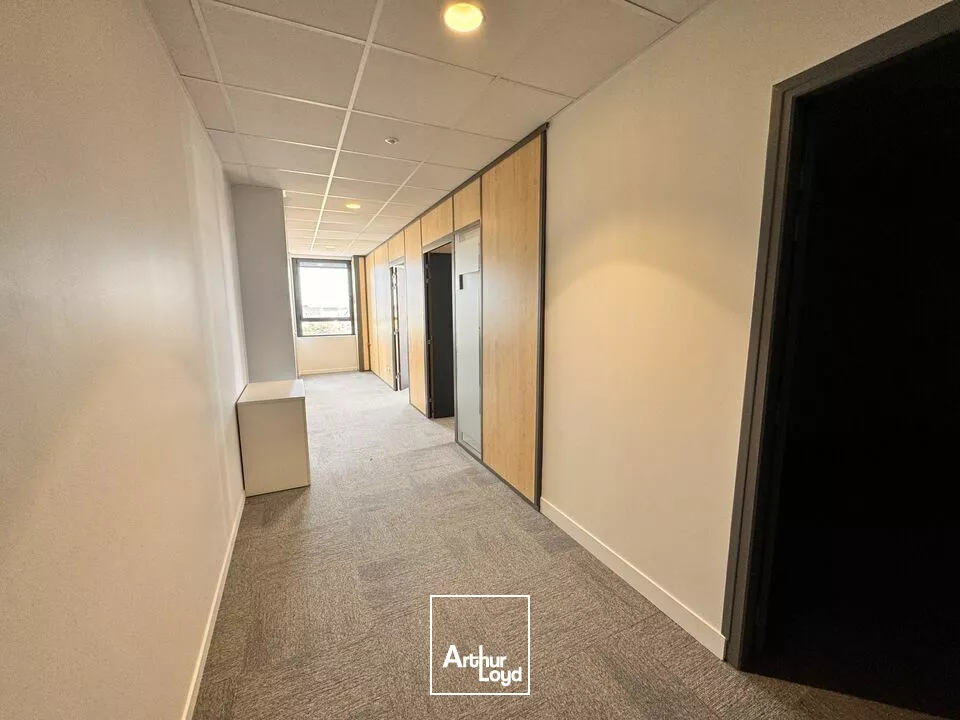 TOURS NORD L'AERONEF - D 910 - ECHANGEUR A10 - A LOUER BUREAUX DE 135 M² - 3EME ETAGE