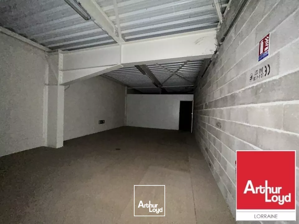 LOCAL COMMERCIAL à LOUER de 1270.95 m²