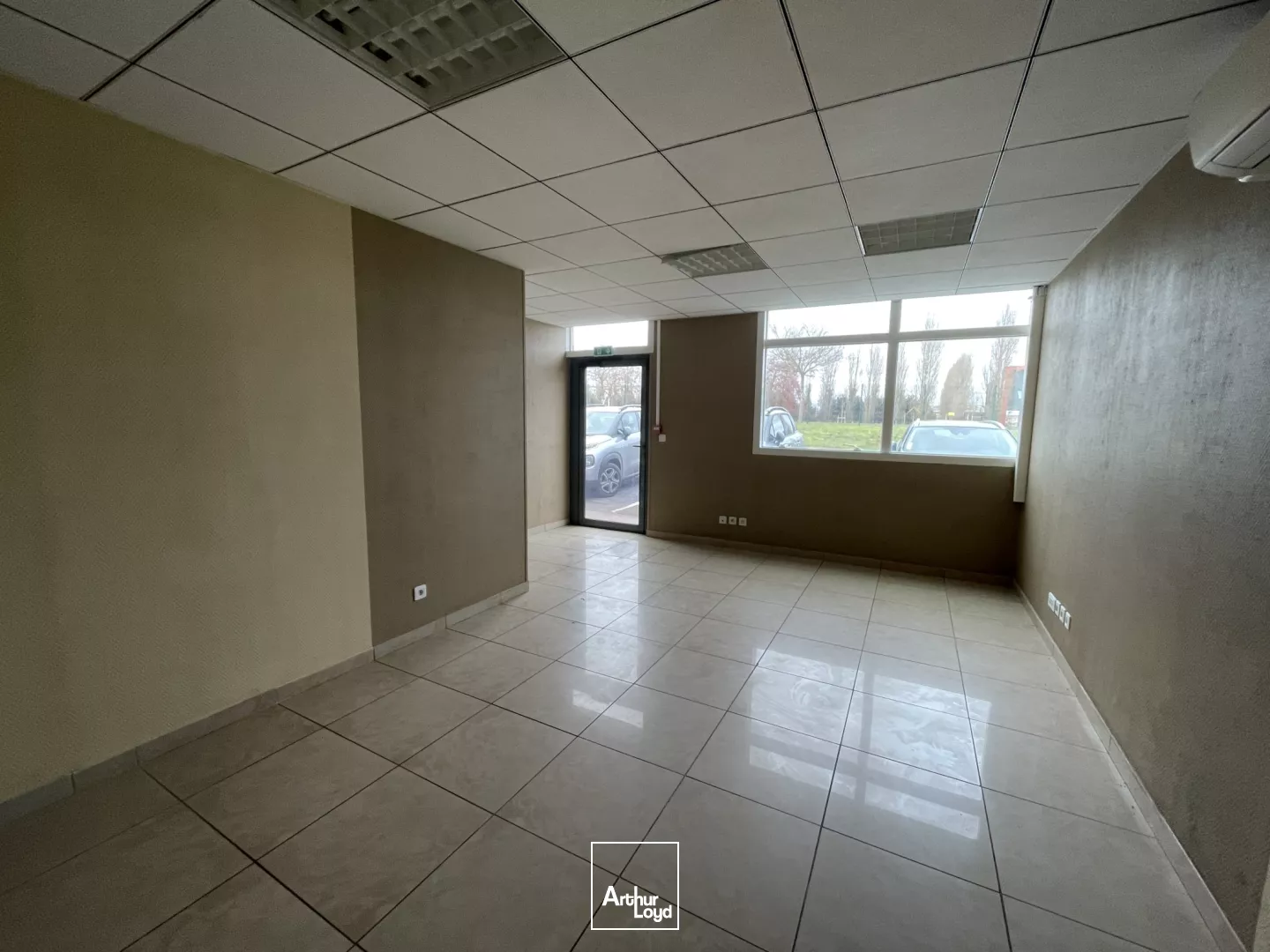 Plusieurs plateaux de bureaux divisibles à partir de 48 m2