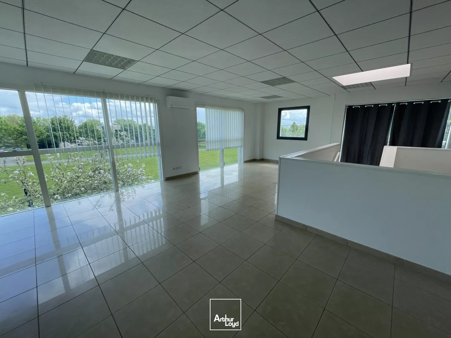 Plusieurs plateaux de bureaux divisibles à partir de 48 m2