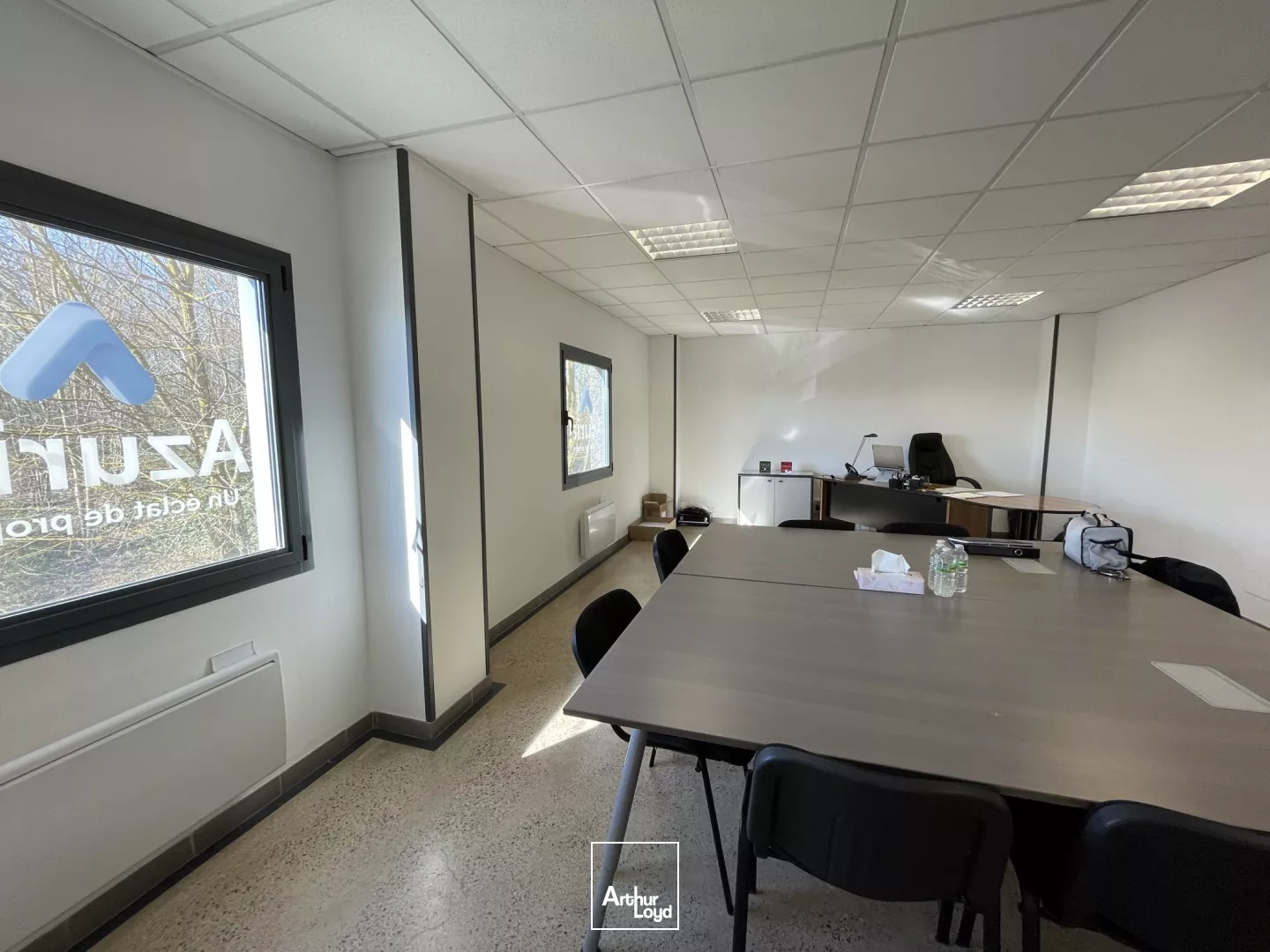 Parc d'activités de la Chenaie Rouvroy A1 atelier stockage bureaux bâtiment récent et sécurisé parking privé