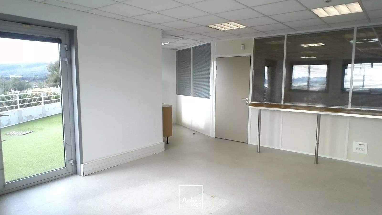 Bureaux avec terrasse vue mer à louer - Athélia II - La Ciotat