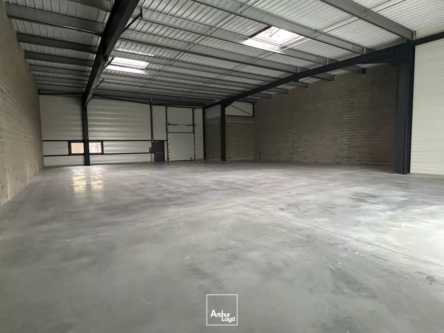 LOCAUX COMMERCIAUX À LOUER À LA TESTE DE BUCH