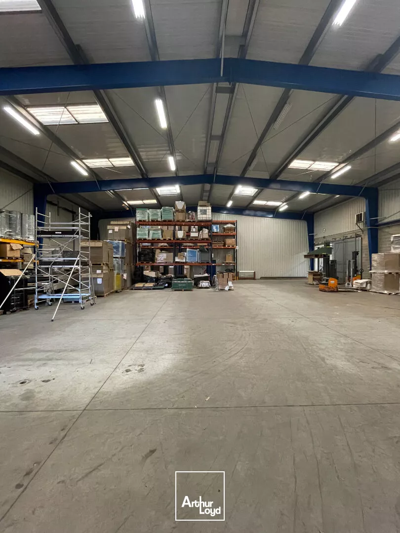 Local d'activité 2 000 m² Saint Junien - A vendre