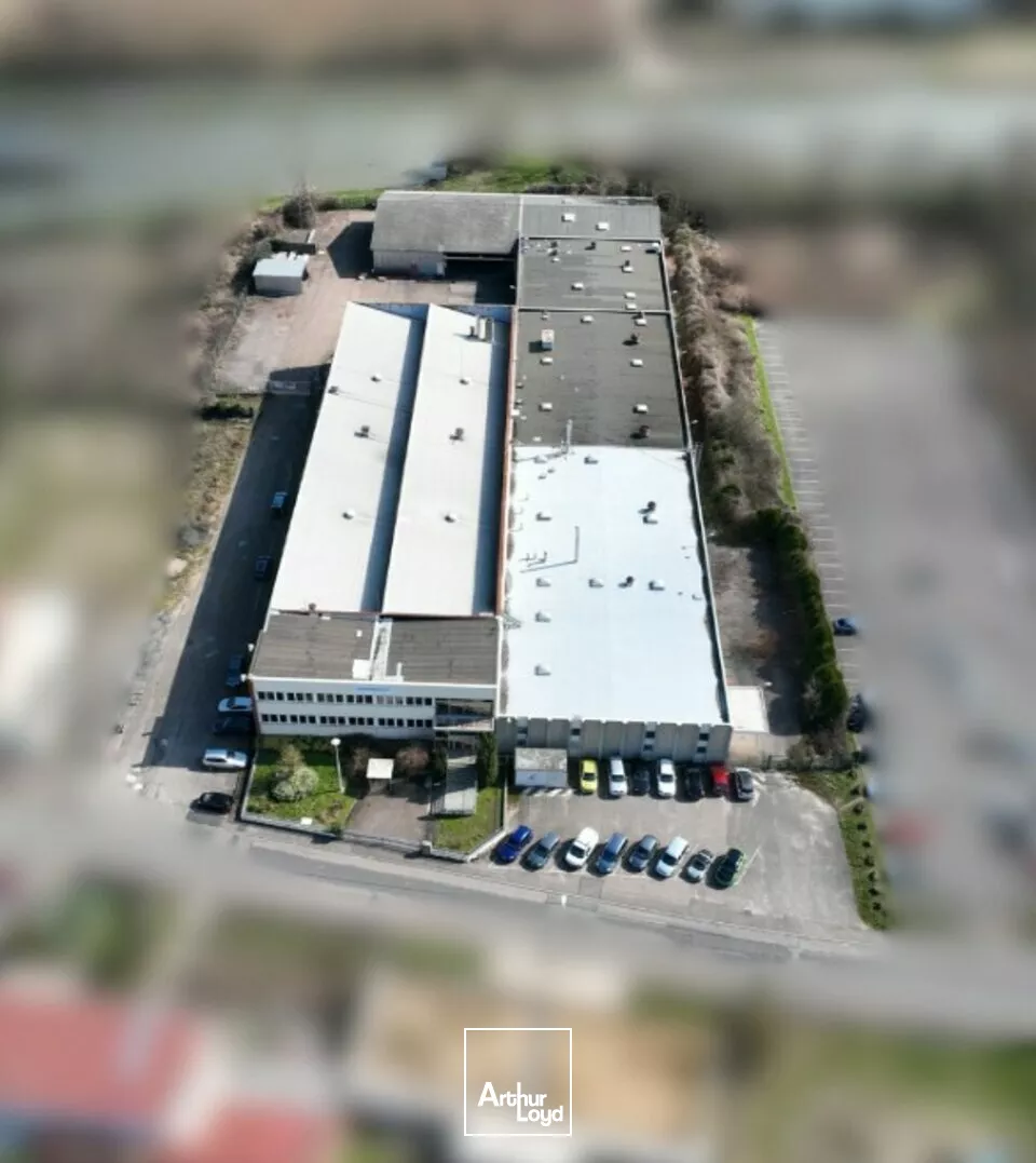 LOCAL D'ACTIVITE - ENTREPOT à VENDRE de 5389 m²