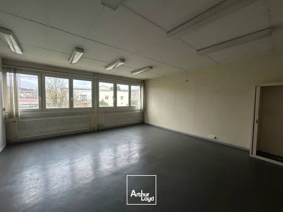 LOCAL D'ACTIVITE - ENTREPOT à VENDRE de 5389 m²