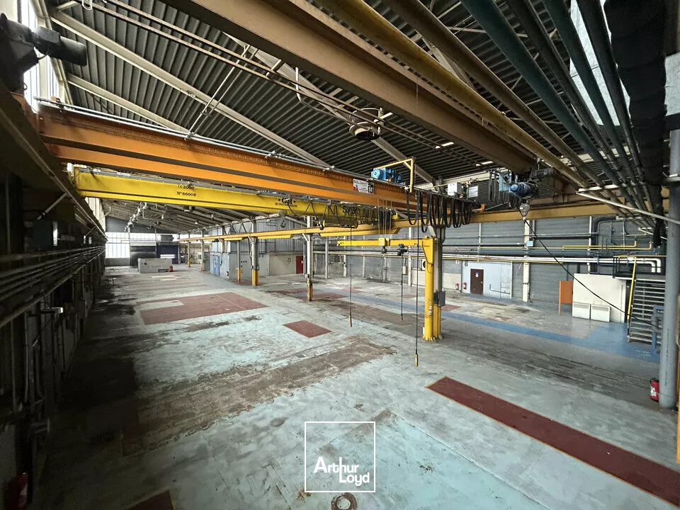 LOCAL D'ACTIVITE - ENTREPOT à VENDRE de 5389 m²