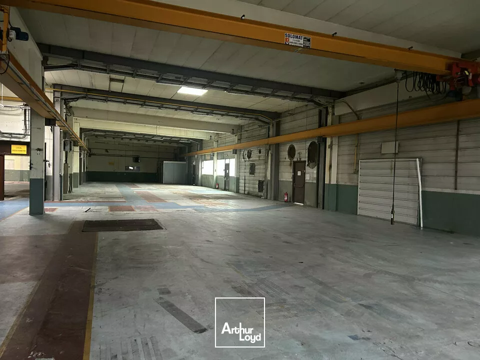 LOCAL D'ACTIVITE - ENTREPOT à VENDRE de 5389 m²
