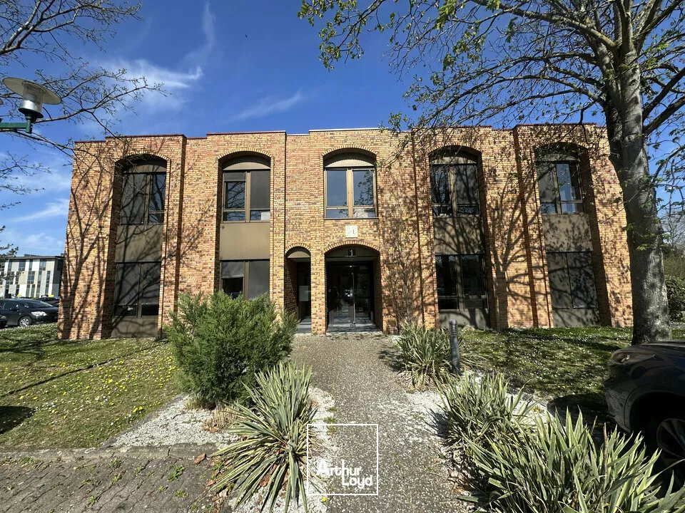 BUREAUX à LOUER de 118.5 m²